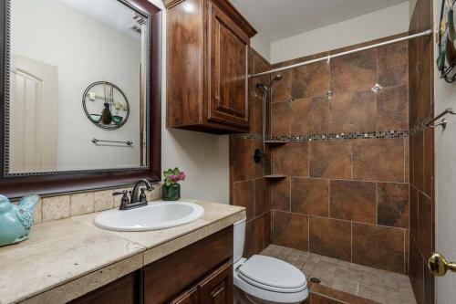 Cozy Home Near Stockyards Fort Worth