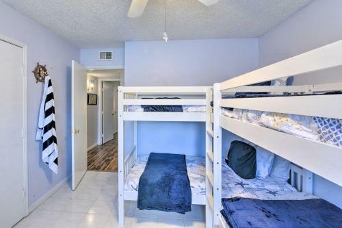 Apartamento Vibrant Seabrook Condo With Waterfront Pool!