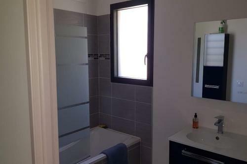 Villa Climatis�e, Piscine, Centre Mouans-sartoux