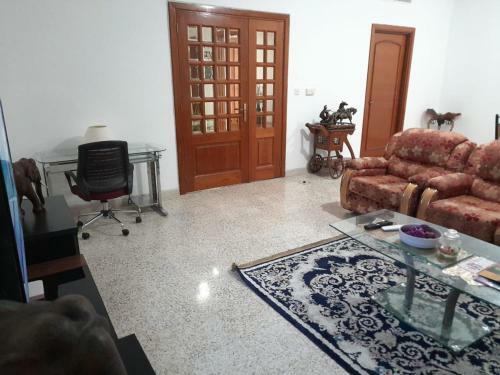 Family Room In A 10 Minutes Walk From Corniche Beach
