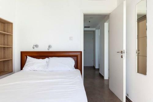 Stunning Sew View 3 Br Apartment Iconic Tower