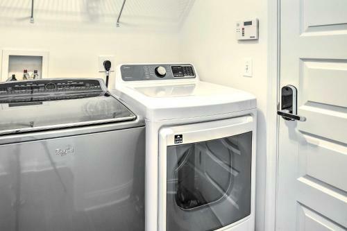 Family Friendly Calera Getaway With Game Room!