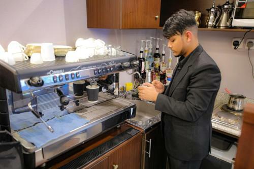 Hotel Laten Suites Al Salim Plaza