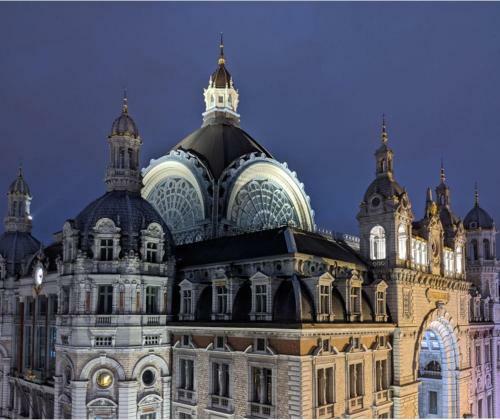 Royal Diamond Apartment @ Central Station
