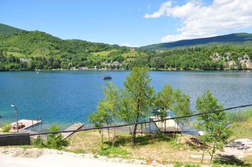 Apartamento Villa Pliva Lake 3