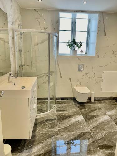Aday - Luxurious 3 Bedroom - Modern Living Apartment