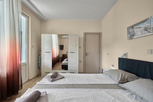Cozy Spacious 2bd Apartment With A Terrace In Burgas