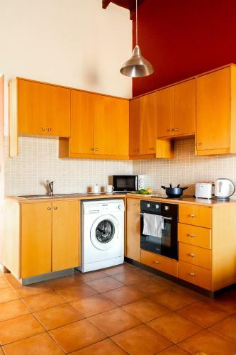 Kate's Latchi Beachfront Studio Apartment 1 By Ezoria