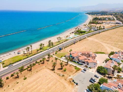 Kate's Latchi Beachfront Studio Apartment 105 By Ezoria