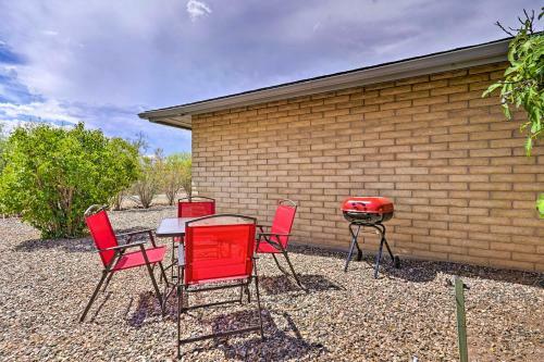 Vibrant Family Home With Grill, Walk Downtown!