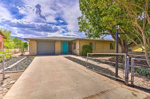 Vibrant Family Home With Grill, Walk Downtown!