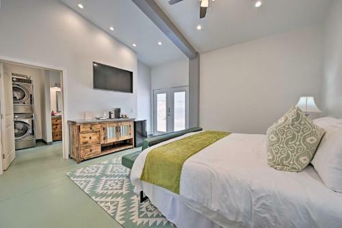 Unique Cornville Retreat With Game Room And Deck!