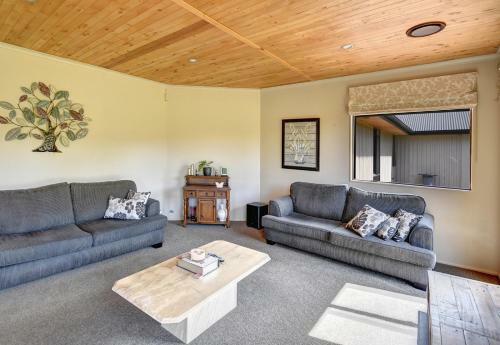 Tirohanga Retreat