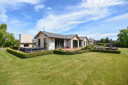 Tirohanga Retreat
