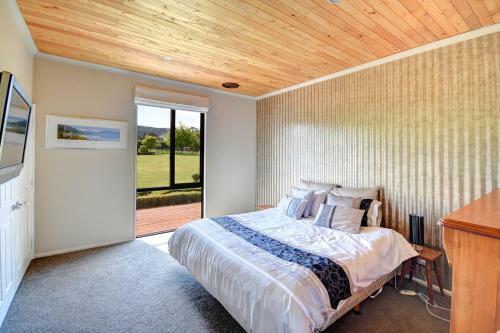 Tirohanga Retreat