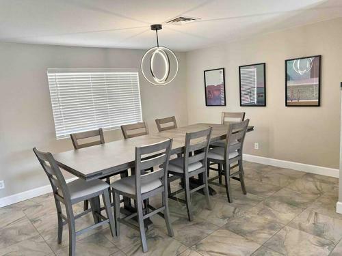Lake Retreat - Vacation Home By The Golf Course