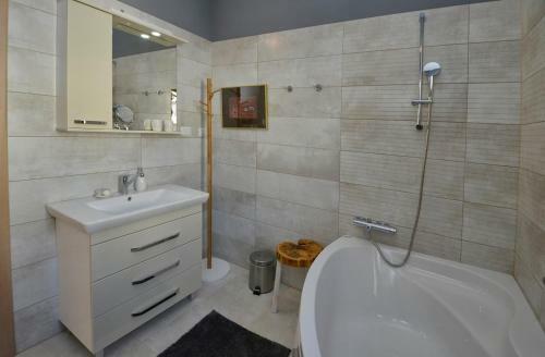 Casa Collini - Luxuri�se Ferienvilla Mit Meerblick