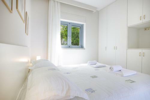 Villa Bay's Balcony Verga