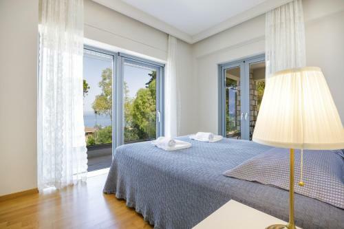 Villa Bay's Balcony Verga