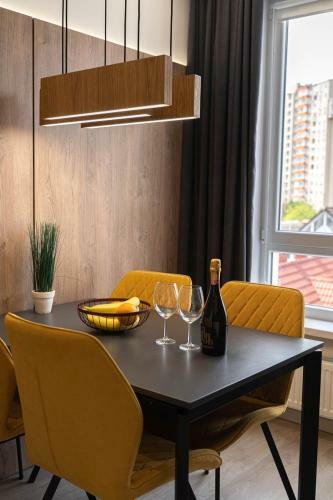 Rentwill Apartments Yellow