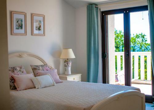 Door To Summer, Villa Near The Beach