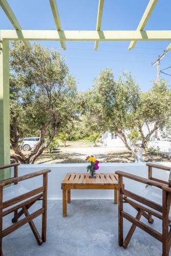 Hotel Pente Elies Milos