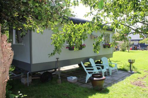 Bed & Breakfast Gardenhouse On Wheels