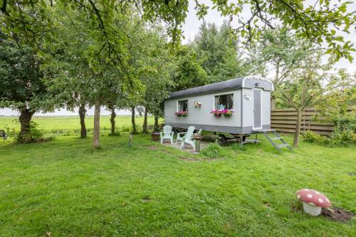 Bed & Breakfast Gardenhouse On Wheels