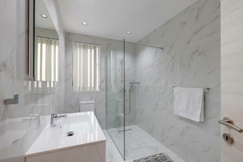 Stylish 2br Apartment In Central St Julians
