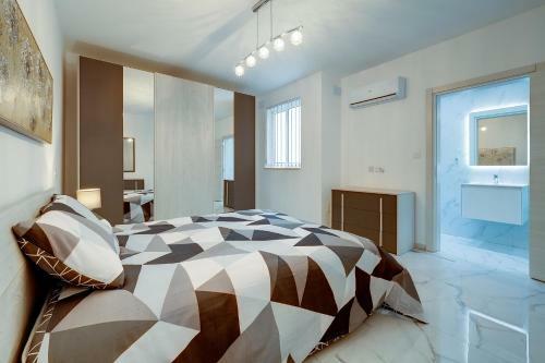 Splendid 2br Apartment In Central St Julians