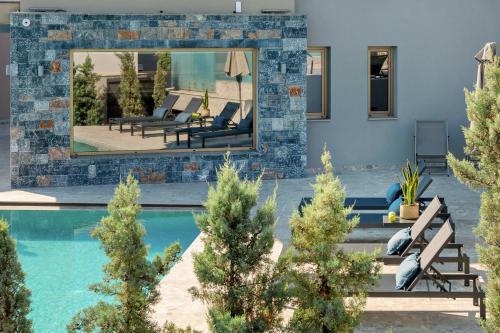 Luxurious Villa Aqua - With 2 Heated Pools