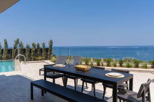 Luxurious Villa Aqua - With 2 Heated Pools