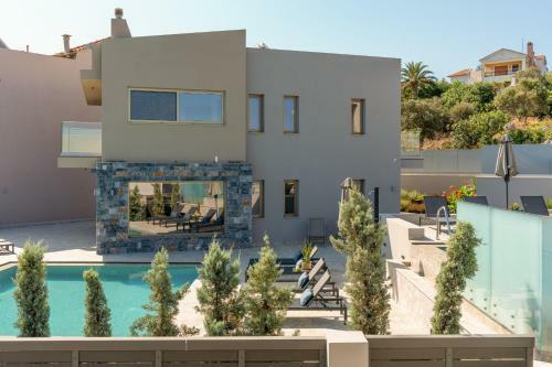 Luxurious Villa Aqua - With 2 Heated Pools