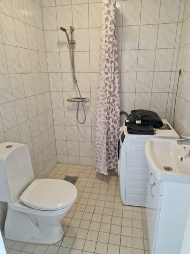 Furnished Apartment With Walking Distance To Beach