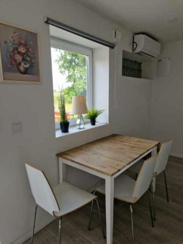 Furnished Apartment With Walking Distance To Beach