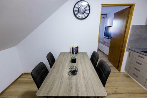 Apartmani Tom?i?