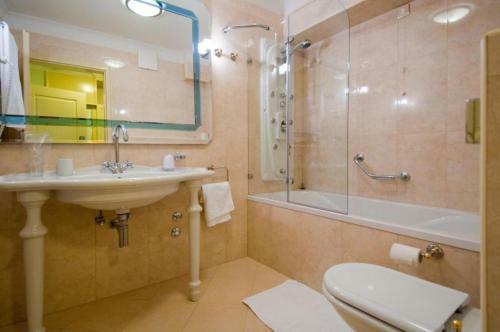 Hostal Apartments And Rooms Beachfront Luxury Condos