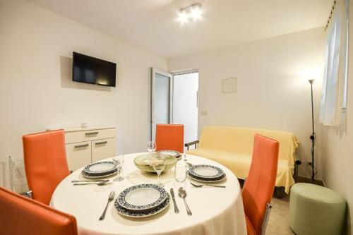 Apartment With Sea View And Free Parking