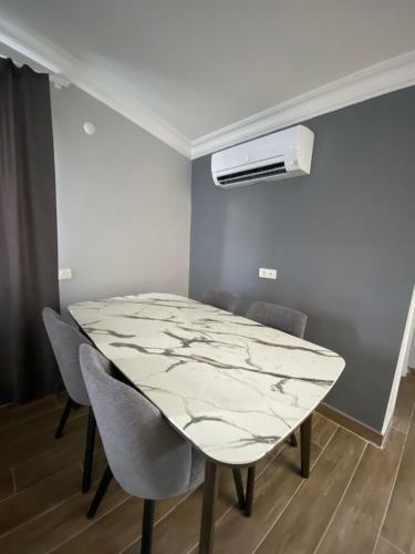 Pomruj Suite Apartment With Jacuzzi, Lara