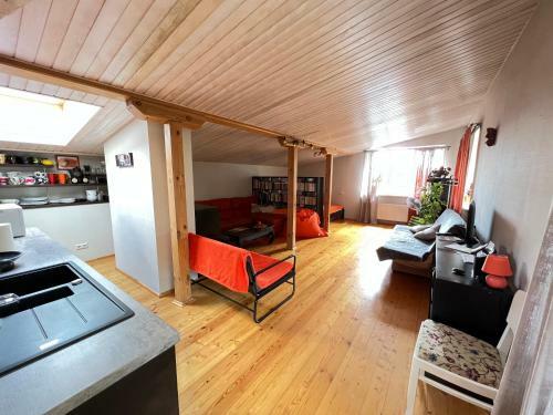 Studio Apartment And Free Airport Transfer