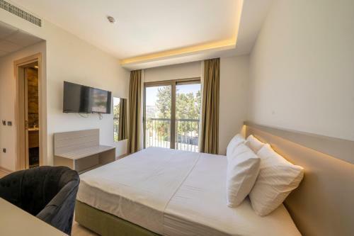 Ol?ve Tree Hotel