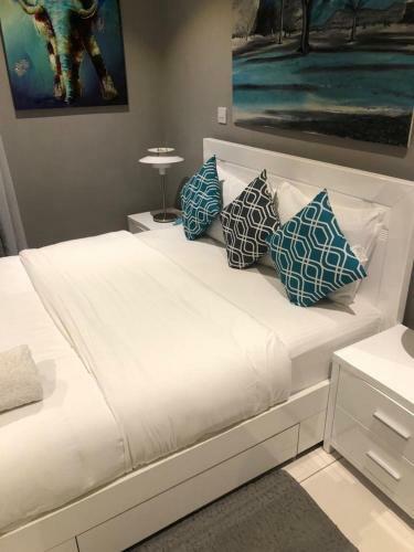 Bed & Breakfast Ebs Legends Luxurious