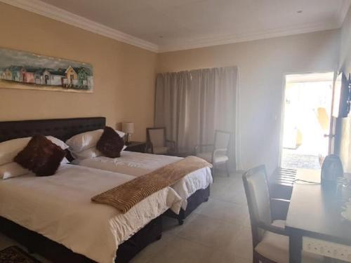 Benoni N12 Hotel