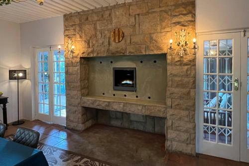 Villa Elm Tree House - Dullstroom - Holiday Home