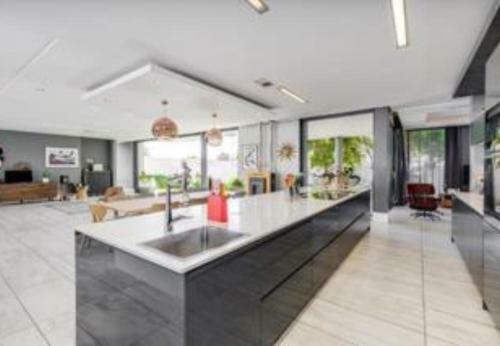 Hostal The Bayview Resort