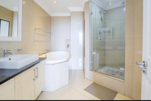 Lovely 2 Bedroom 2 Bathroom Seaview Apartment C409