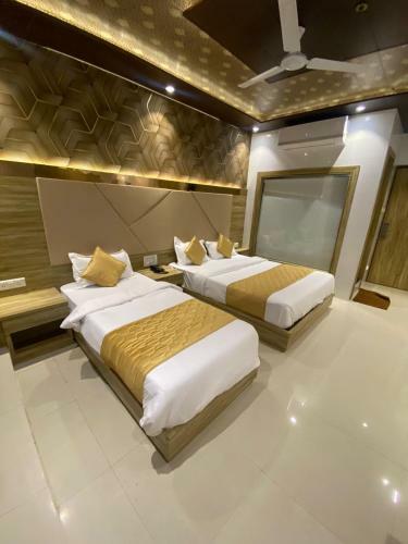 Hotel Bkc Crown - Near Us Embassy