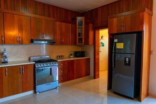 Villa At A Gated Community And Private Pool.
