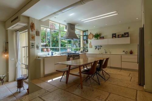 Magical 4br Neve Tzedek And 5 Min Walk To Beach