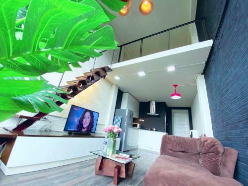 Mayhouse - Duplex Sky View 01hb
